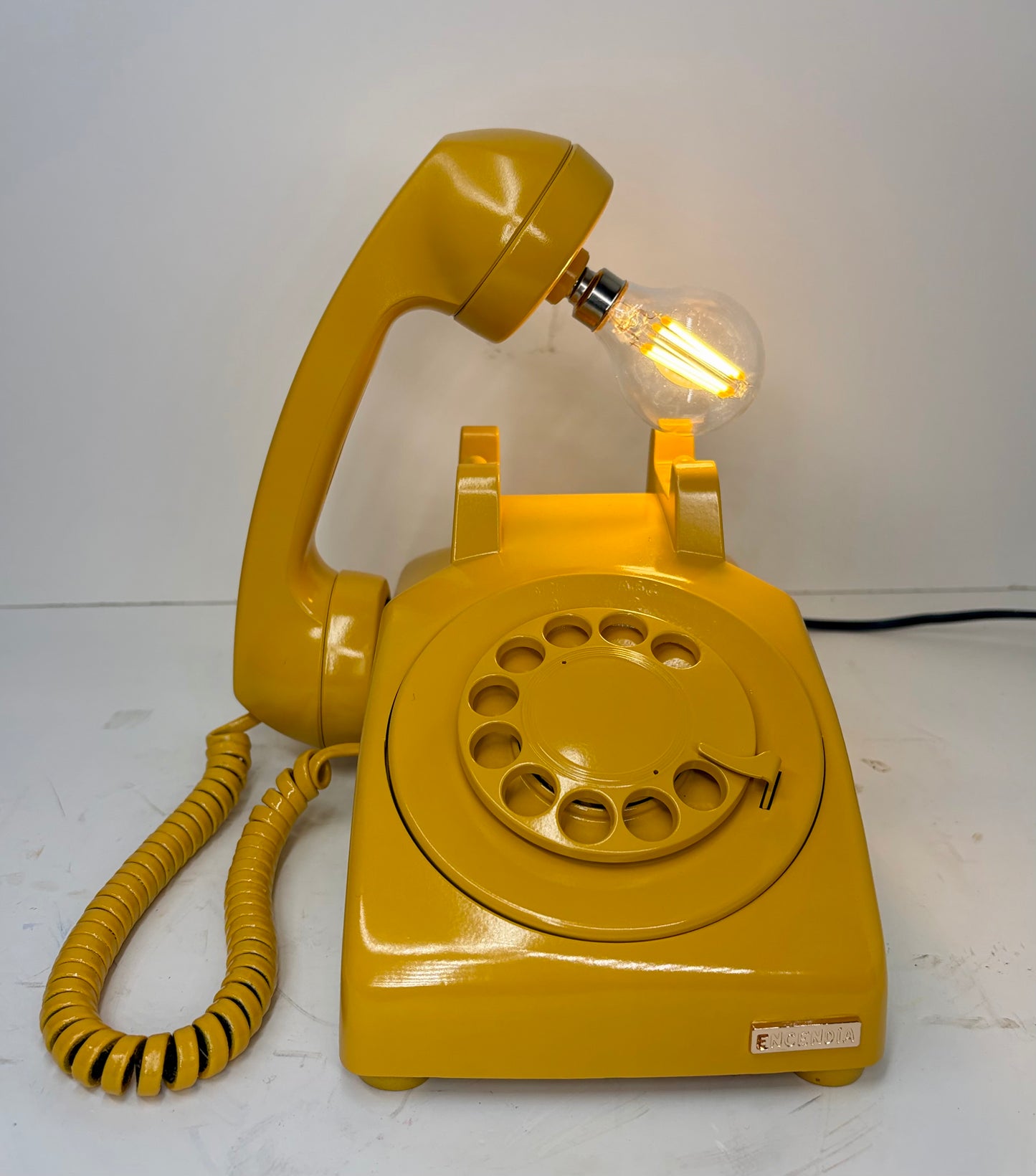 Teléfono Amarillo