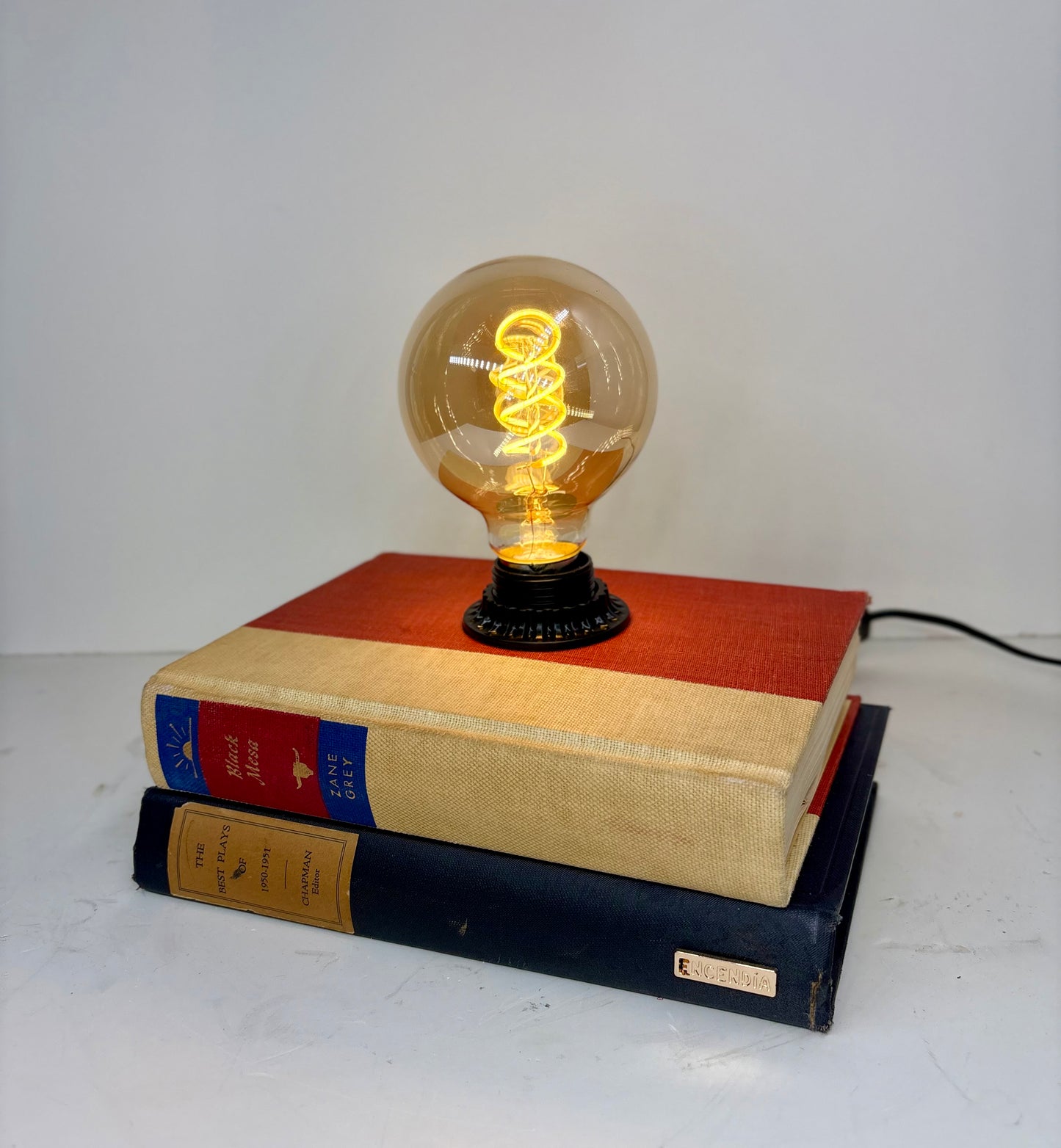 Libros Azul y Crema