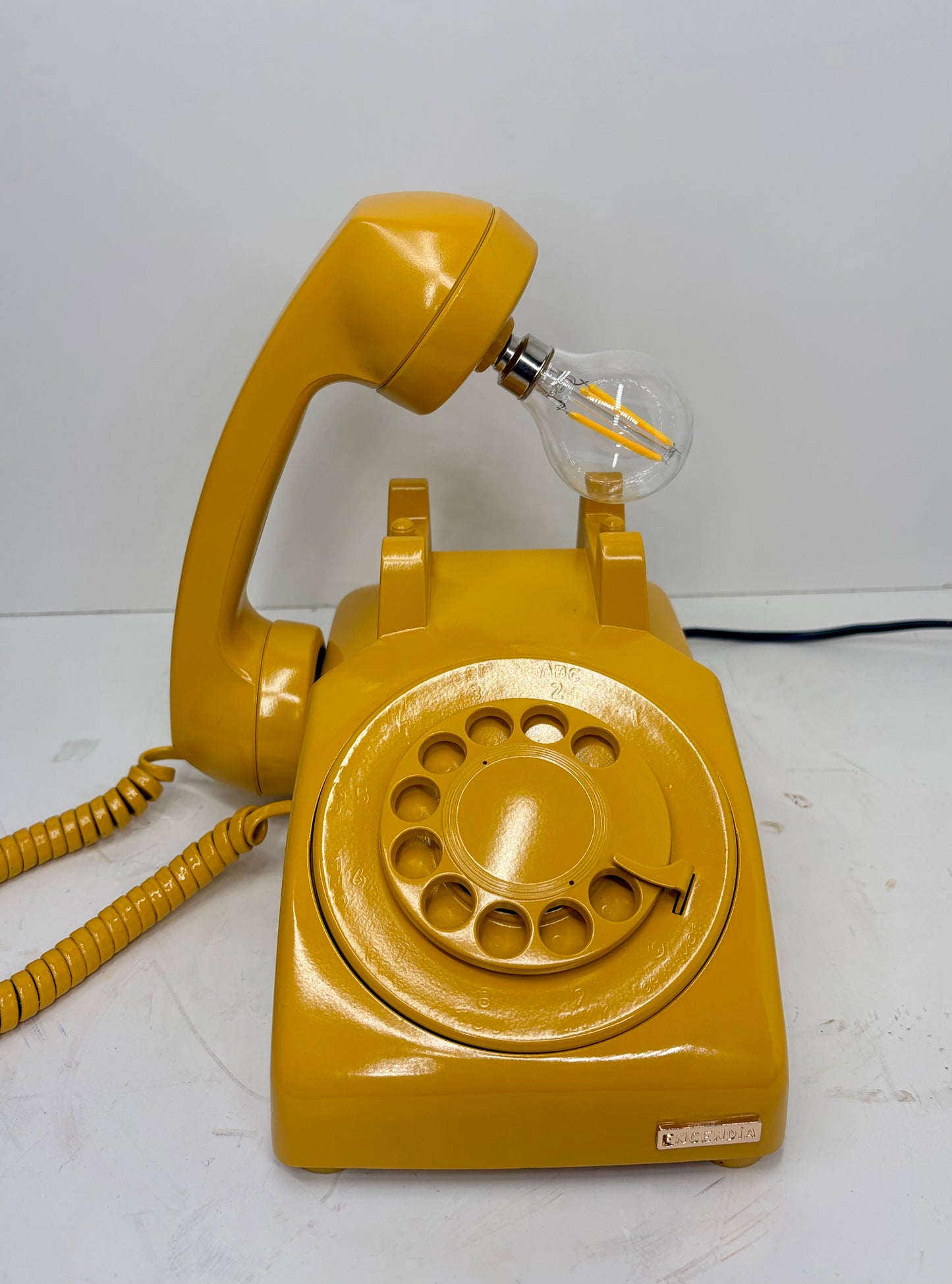 Teléfono Amarillo