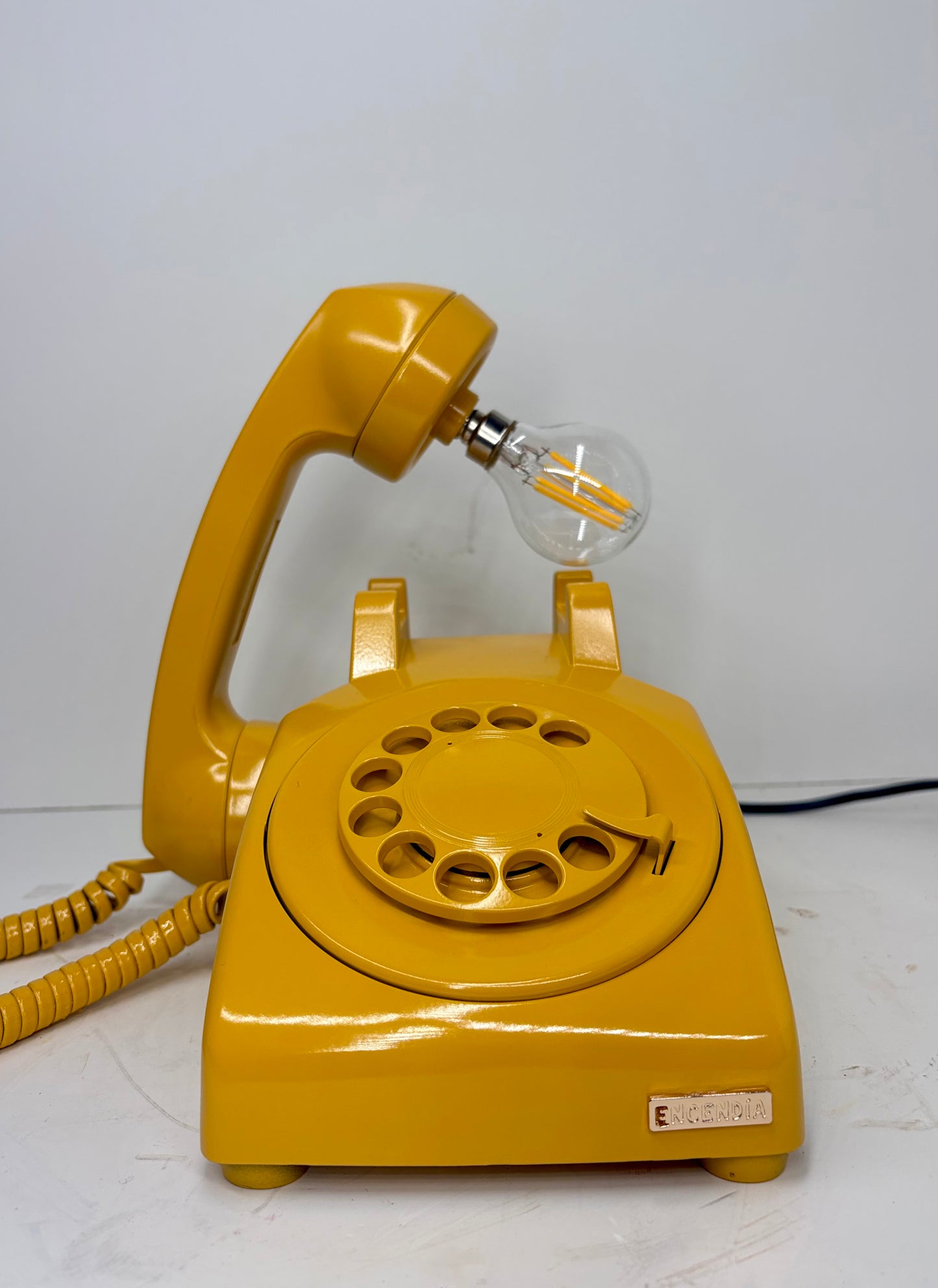 Teléfono Amarillo